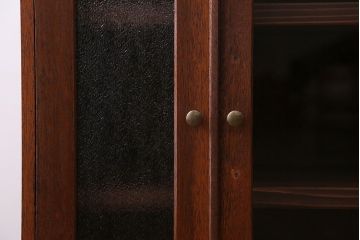 アンティーク家具　ダイヤガラス入り!小振りな収納棚