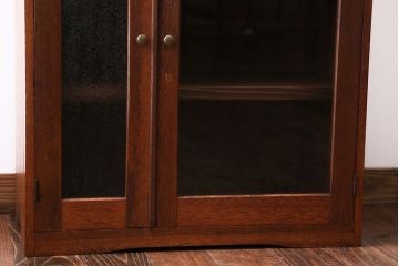 アンティーク家具　ダイヤガラス入り!小振りな収納棚