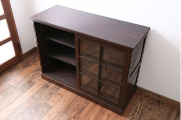 アンティーク家具　おしゃれな横型ガラス戸棚