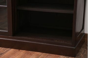 アンティーク家具　おしゃれな横型ガラス戸棚