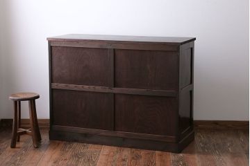 アンティーク家具　おしゃれな横型ガラス戸棚