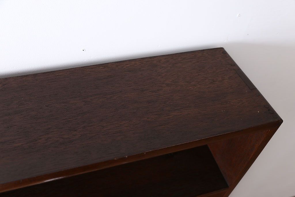 アンティーク家具　シンプルな薄型本棚