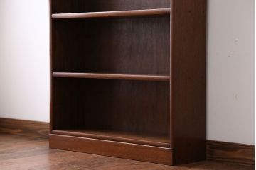 アンティーク家具　シンプルで小さな3段本棚