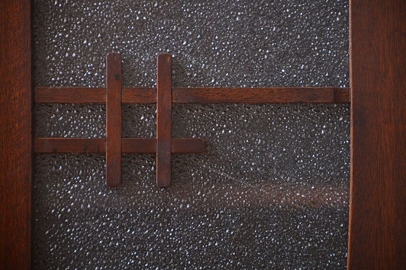 レトロ家具　昭和レトロ　ダイヤガラス入り本箱