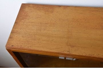 アンティーク家具　ネームプレート付き!モールガラス入り本箱