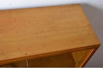 アンティーク家具　ネームプレート付き!モールガラス入り本箱