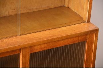 アンティーク家具　ネームプレート付き!モールガラス入り本箱