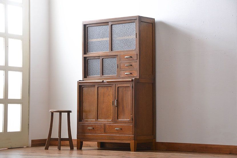 レトロ家具　昭和レトロ　脚付き食器棚