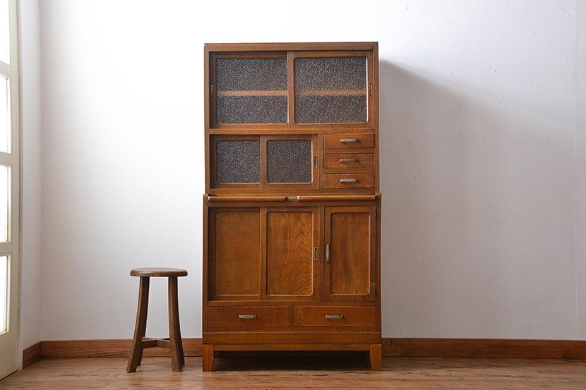 レトロ家具　昭和レトロ　脚付き食器棚