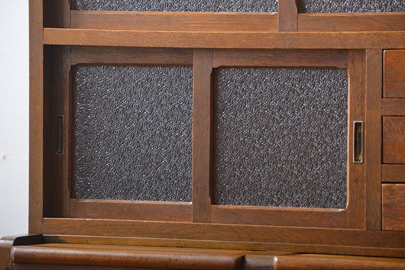 レトロ家具　昭和レトロ　脚付き食器棚