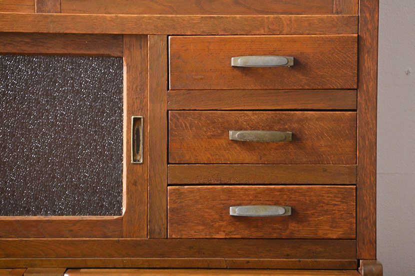 レトロ家具　昭和レトロ　脚付き食器棚