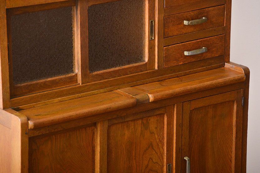 レトロ家具　昭和レトロ　脚付き食器棚