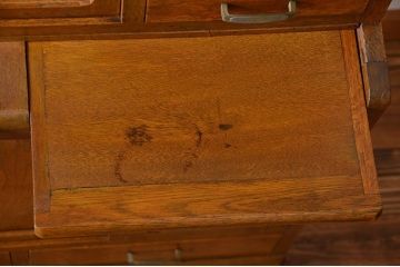 レトロ家具　昭和レトロ　脚付き食器棚