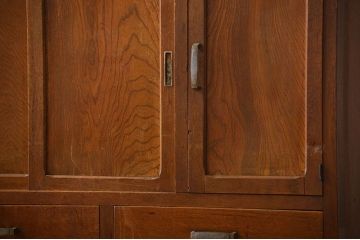 レトロ家具　昭和レトロ　脚付き食器棚