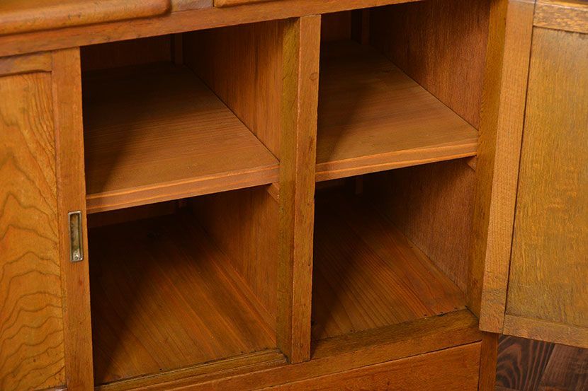 レトロ家具　昭和レトロ　脚付き食器棚