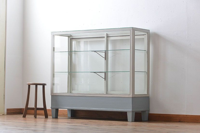 アンティーク家具　アンティークペイント　脚付きガラスケース(2)