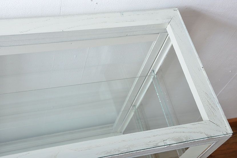 アンティーク家具　アンティークペイント　脚付きガラスケース(2)