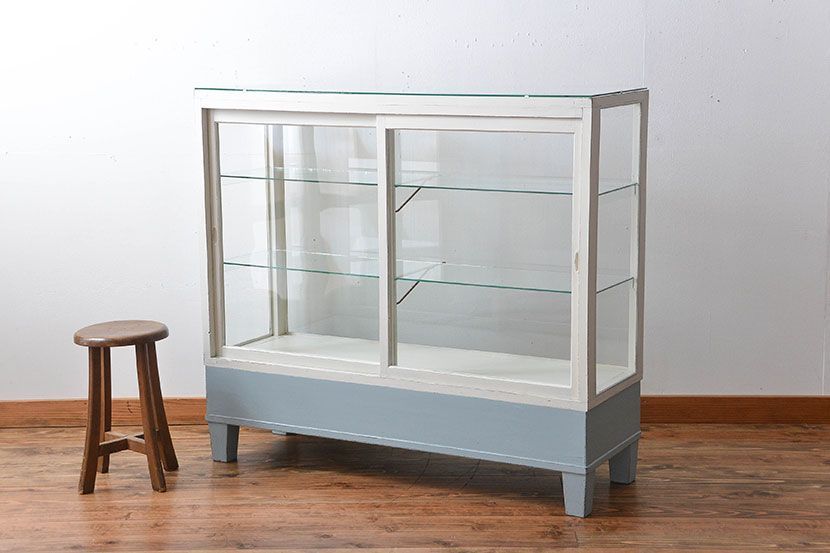 アンティーク家具　アンティークペイント　脚付きガラスケース(2)