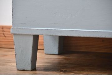 アンティーク家具　アンティークペイント　脚付きガラスケース(2)