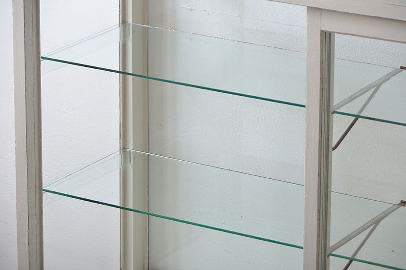 アンティーク家具　アンティークペイント　脚付きガラスケース(2)