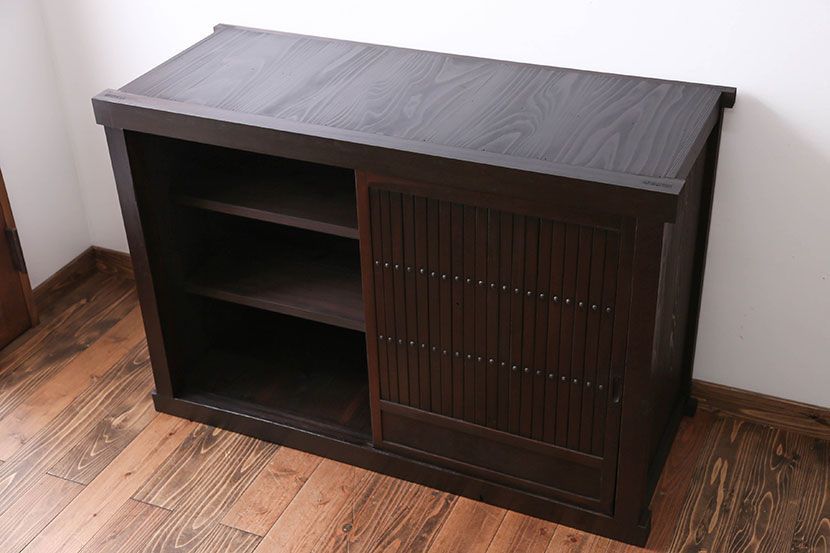 アンティーク家具　古民具・骨董 シックな四尺水屋箪笥サイドボード