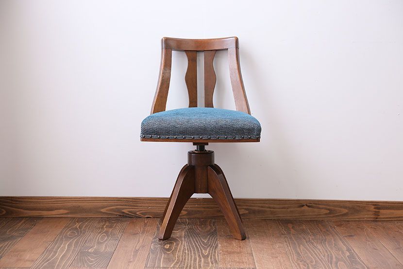 レトロ家具　アンティーク　レトロな回転椅子