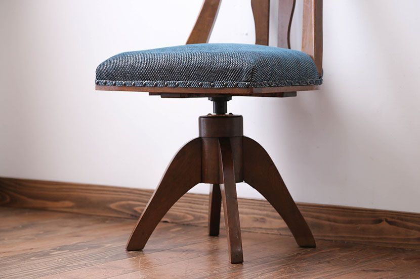 レトロ家具　アンティーク　レトロな回転椅子