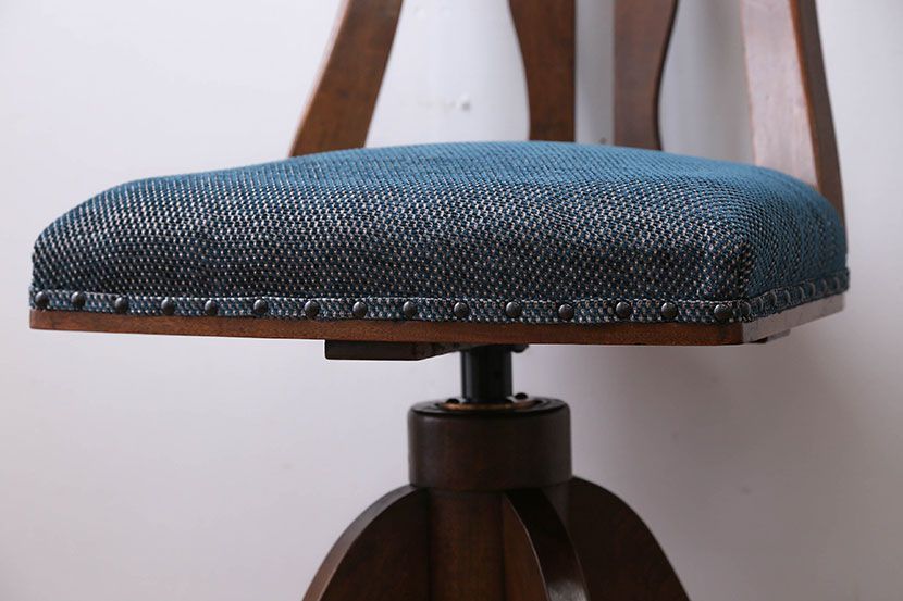 レトロ家具　アンティーク　レトロな回転椅子