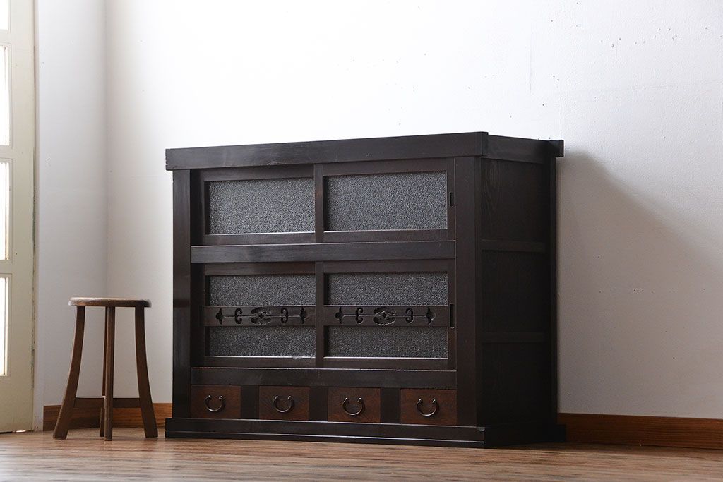 アンティーク家具　古民具・骨董　モダンな四尺水屋箪笥サイドボード