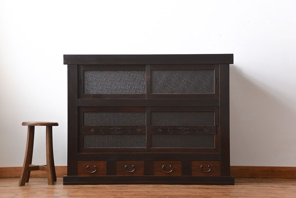 アンティーク家具　古民具・骨董　モダンな四尺水屋箪笥サイドボード