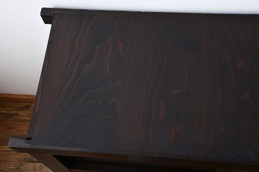 アンティーク家具　古民具・骨董　モダンな四尺水屋箪笥サイドボード