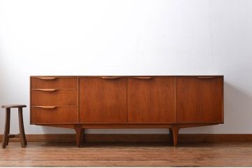 ヴィンテージ家具　北欧ビンテージ　マッキントッシュ製リビングボード