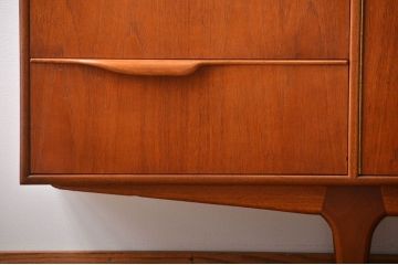 ヴィンテージ家具　北欧ビンテージ　マッキントッシュ製リビングボード