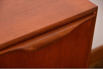 ヴィンテージ家具　北欧ビンテージ　マッキントッシュ製リビングボード