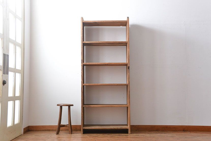 アンティーク家具　古い木のシンプルな本棚