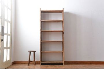 アンティーク家具　古い木のシンプルな本棚