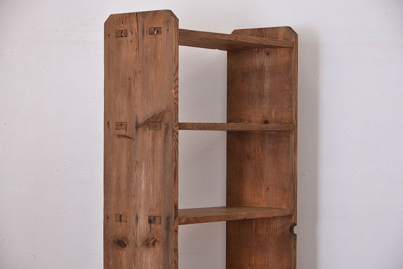 アンティーク家具　古い木のシンプルな本棚