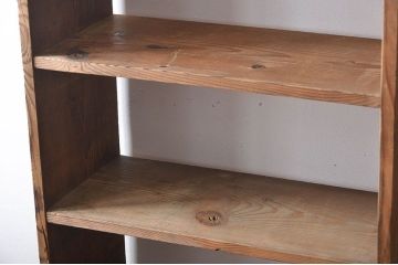 アンティーク家具　古い木のシンプルな本棚