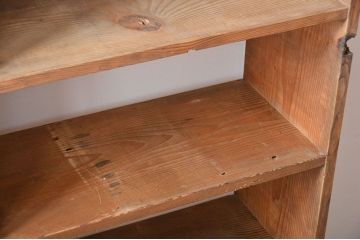 アンティーク家具　古い木のシンプルな本棚