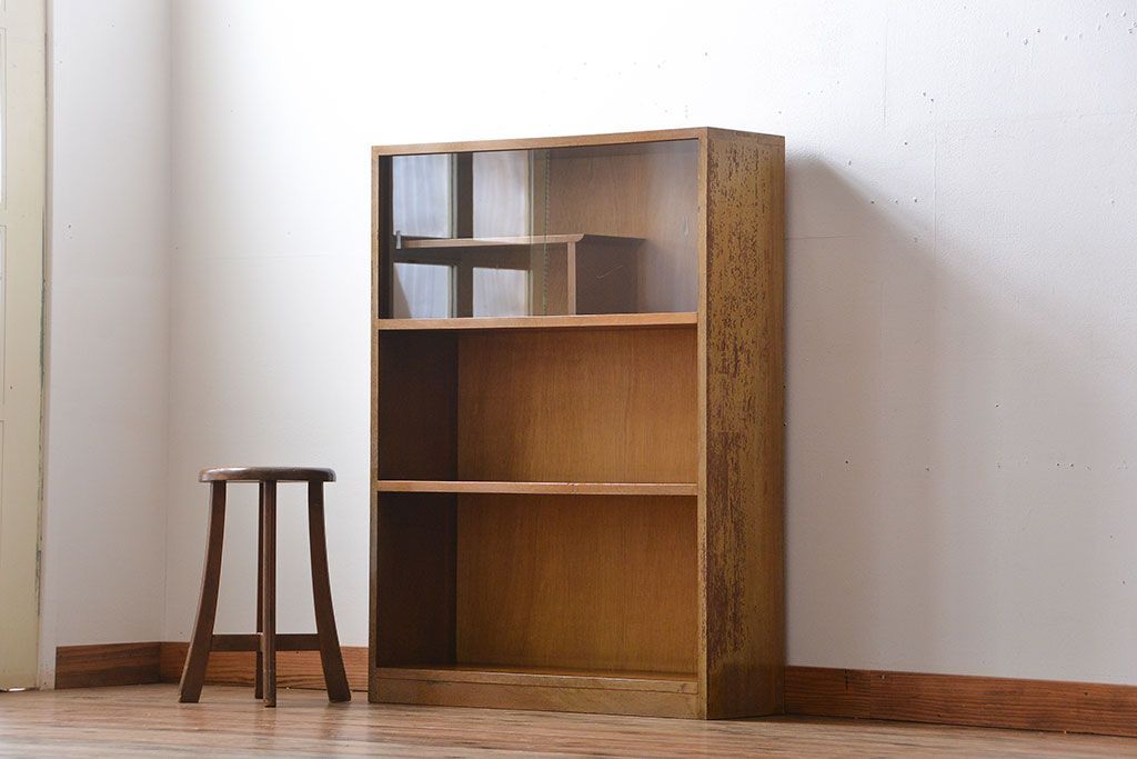 レトロ家具　アンティーク　飾り棚付きレトロな収納棚