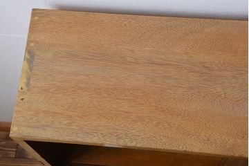 レトロ家具　アンティーク　飾り棚付きレトロな収納棚