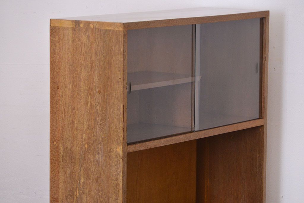 レトロ家具　アンティーク　飾り棚付きレトロな収納棚