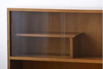レトロ家具　アンティーク　飾り棚付きレトロな収納棚