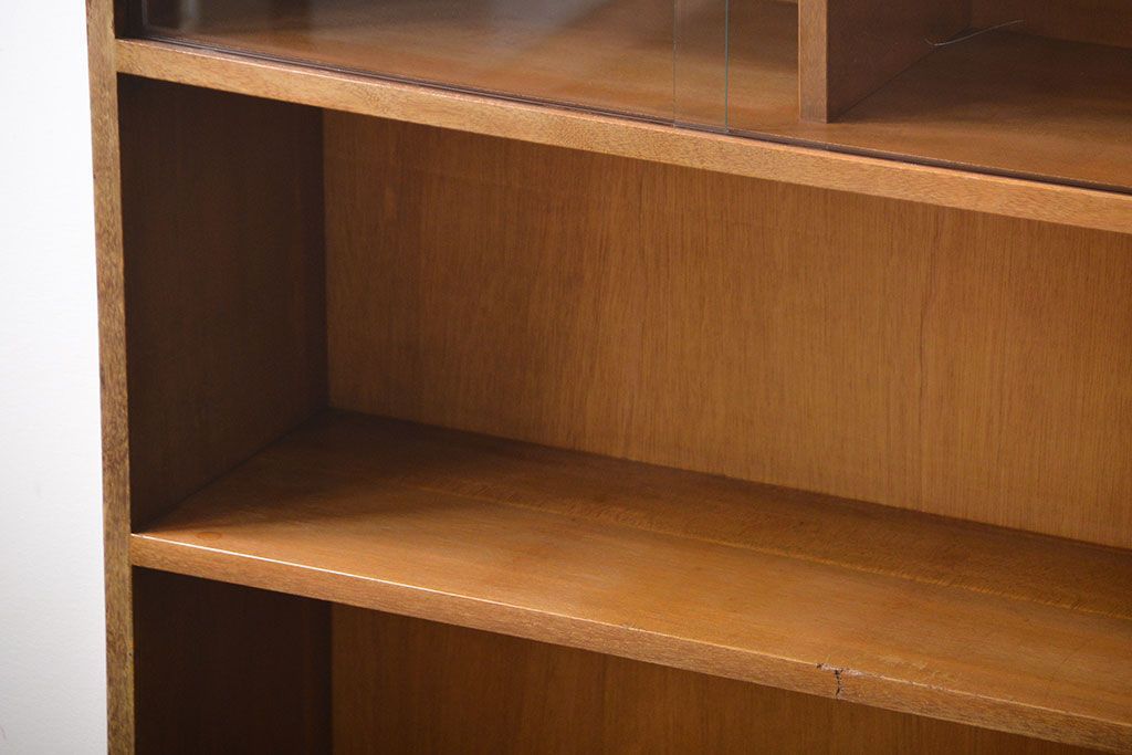 レトロ家具　アンティーク　飾り棚付きレトロな収納棚