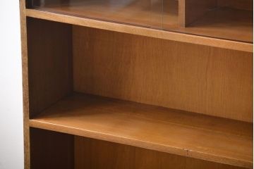 レトロ家具　アンティーク　飾り棚付きレトロな収納棚