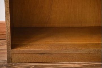 レトロ家具　アンティーク　飾り棚付きレトロな収納棚