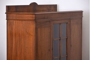 アンティーク家具　イギリスアンティーク　猫脚のキャビネット