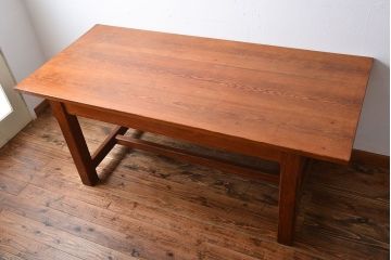 アンティーク家具　イギリスアンティーク　シンプルなダイニングテーブル