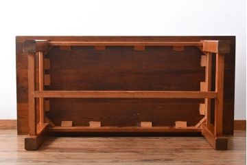 アンティーク家具　イギリスアンティーク　シンプルなダイニングテーブル