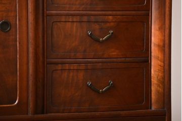 アンティーク家具　アンティーク　前面桑張りの上品な茶箪笥